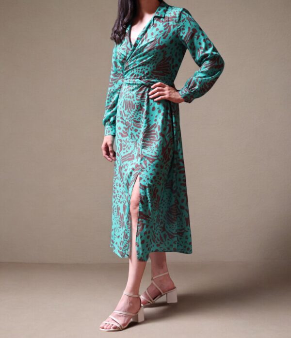 Abstract Animal Print Chic - Image 3